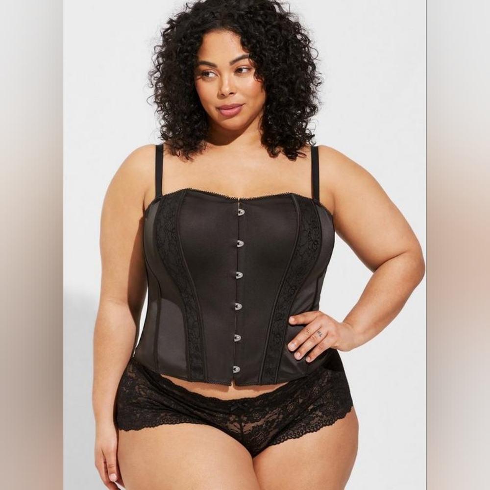 NWT Torrid Satin Corset With Hook Front